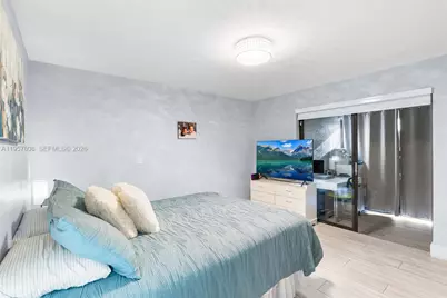 1064 NW 97th Ave, Pembroke Pines, FL 33024 - Photo 16