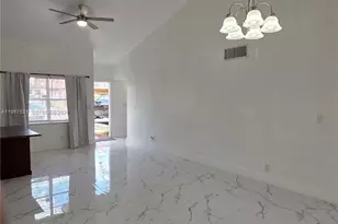 7085 W Sunrise Blvd, Plantation, FL 33313 - Photo 6