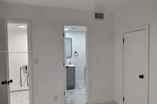 7085 W Sunrise Blvd, Plantation, FL 33313 - Photo 6