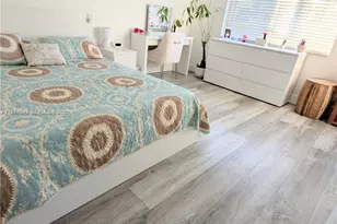 369 Lakeview Dr, Weston, FL 33326 - Photo 18