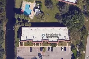 369 Lakeview Dr, Weston, FL 33326 - Photo 1