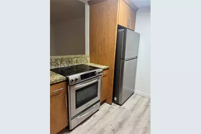 200 SW 132nd Way #207L, Pembroke Pines, FL 33027 - Photo 4