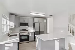 1378 SW 180th Ave, Pembroke Pines, FL 33029 - Photo 6