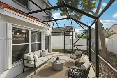 1378 SW 180th Ave, Pembroke Pines, FL 33029 - Photo 20