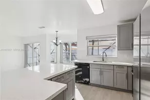 1378 SW 180th Ave, Pembroke Pines, FL 33029 - Photo 8