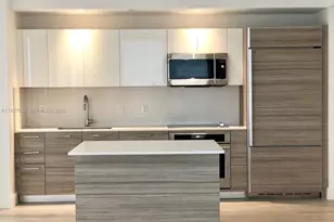121 NE 34th St, Miami, FL 33137 - Photo 10
