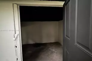 8901 NW 32nd Ave, Miami, FL 33147 - Photo 16