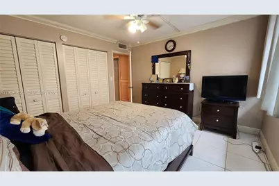 [Address not provided], Hallandale Beach, FL 33009 - Photo 14