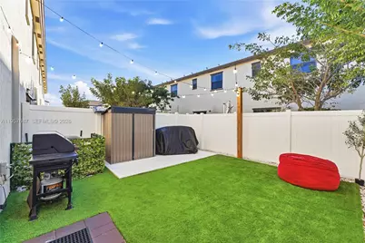 11456 W 33rd Way, Hialeah, FL 33018 - Photo 2