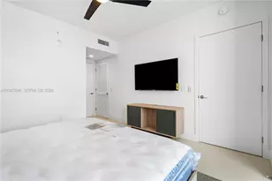 159 NE 6th St, Miami, FL 33132 - Photo 8