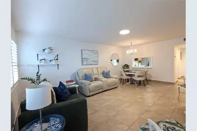 330 SE 2nd St #102E, Hallandale Beach, FL 33009 - Photo 2