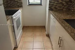 15650 SW 80th St, Miami, FL 33193 - Photo 10