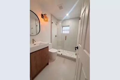 525 SW 22 Ave #B, Miami, FL 33135 - Photo 8