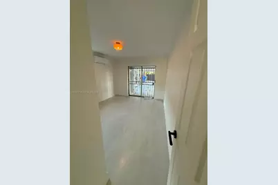 525 SW 22 Ave #B, Miami, FL 33135 - Photo 8