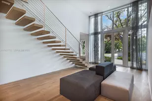 335 W 46th St, Miami Beach, FL 33140 - Photo 20