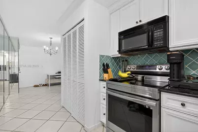9 NE 19th Ct #104C, Wilton Manors, FL 33305 - Photo 8