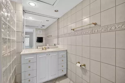 9 NE 19th Ct #104C, Wilton Manors, FL 33305 - Photo 10