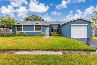 568 SW 169th Ter #568, Weston, FL 33326 - Photo 1