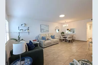 330 SE 2nd St #102E, Hallandale Beach, FL 33009 - Photo 2