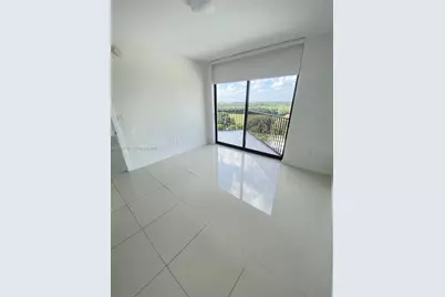 5252 NW 85th Ave #910, Doral, FL 33166 - Photo 2