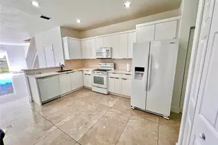 2433 Pasadena Way, Weston, FL 33327 - Photo 2