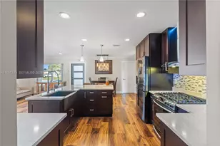 1221 NW 96th Terrace, Pembroke Pines, FL 33024 - Photo 16