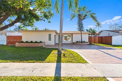 1221 NW 96th Ter, Pembroke Pines, FL 33024 - Photo 1