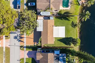 1221 NW 96th Terrace, Pembroke Pines, FL 33024 - Photo 40