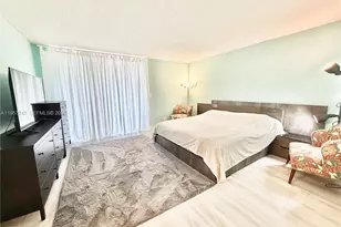 2203 NE 7th St, Hallandale Beach, FL 33009 - Photo 24