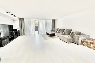 2203 NE 7th St, Hallandale Beach, FL 33009 - Photo 8