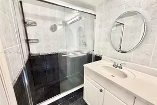 2203 NE 7th St, Hallandale Beach, FL 33009 - Photo 26