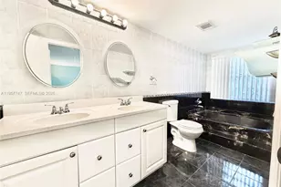 2203 NE 7th St, Hallandale Beach, FL 33009 - Photo 26