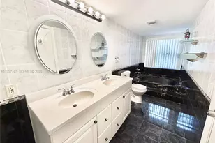 2203 NE 7th St, Hallandale Beach, FL 33009 - Photo 20