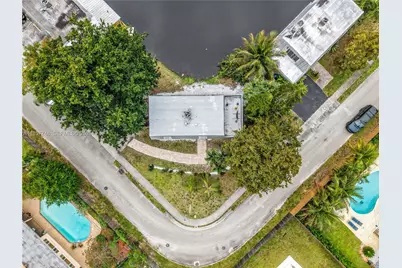 4081 NE 14th Ave, Oakland Park, FL 33334 - Photo 8