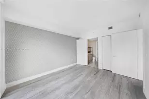 121 NE 34th St, Miami, FL 33137 - Photo 16