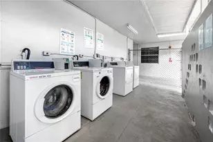 10305 SW 40th St, Miami, FL 33165 - Photo 12