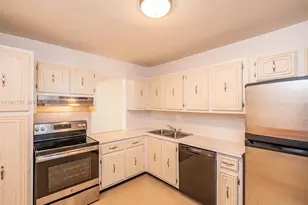 8161 SW 24th Ct, Davie, FL 33324 - Photo 16