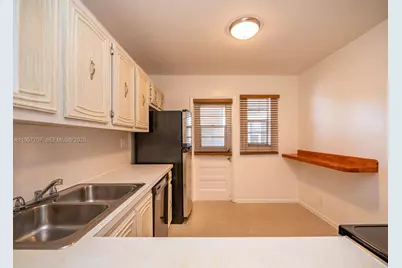 8161 SW 24th Ct #202, Davie, FL 33324 - Photo 14