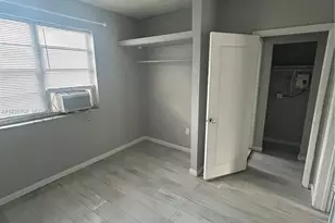 1720 NW 1st Pl, Miami, FL 33136 - Photo 4