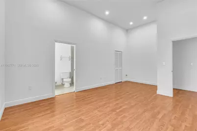 8211 NW 194th Ter, Hialeah, FL 33015 - Photo 10