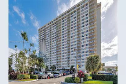 300 Bayview Dr #PH-06, Sunny Isles Beach, FL 33160 - Photo 54