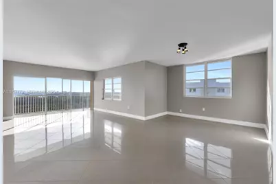 300 Bayview Dr #PH-06, Sunny Isles Beach, FL 33160 - Photo 8
