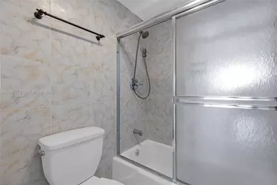 300 Bayview Dr #PH-06, Sunny Isles Beach, FL 33160 - Photo 32