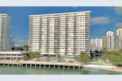 300 Bayview Dr #PH-06, Sunny Isles Beach, FL 33160 - Photo 4