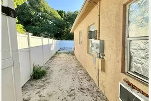 338 SW 1st Terrace, Deerfield Beach, FL 33441 - Photo 4