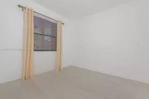 10434 Sunrise Lakes Blvd, Sunrise, FL 33322 - Photo 18