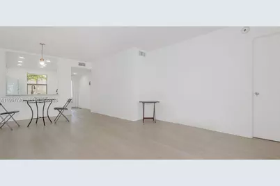 10434 Sunrise Lakes Blvd #109, Sunrise, FL 33322 - Photo 6