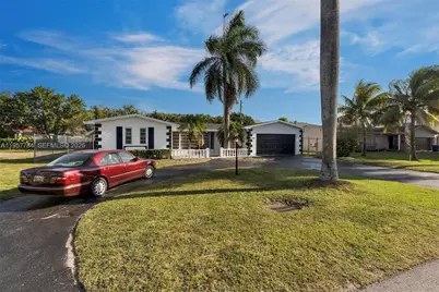 860 NW 207th St, Miami Gardens, FL 33169 - Photo 4
