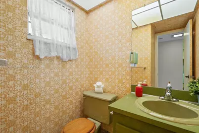200 Ashbury Rd #205, Hollywood, FL 33024 - Photo 12