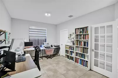 8895 NW 100th Pl, Doral, FL 33178 - Photo 10